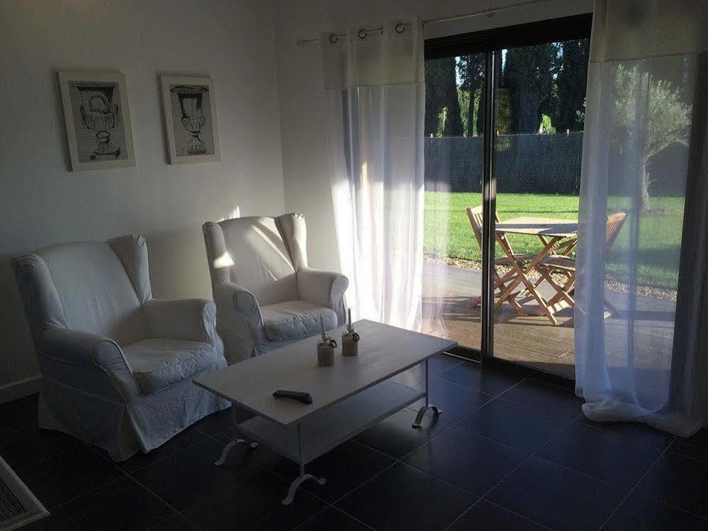 Mas Des Limites Bed and Breakfast Rognonas Exterior foto