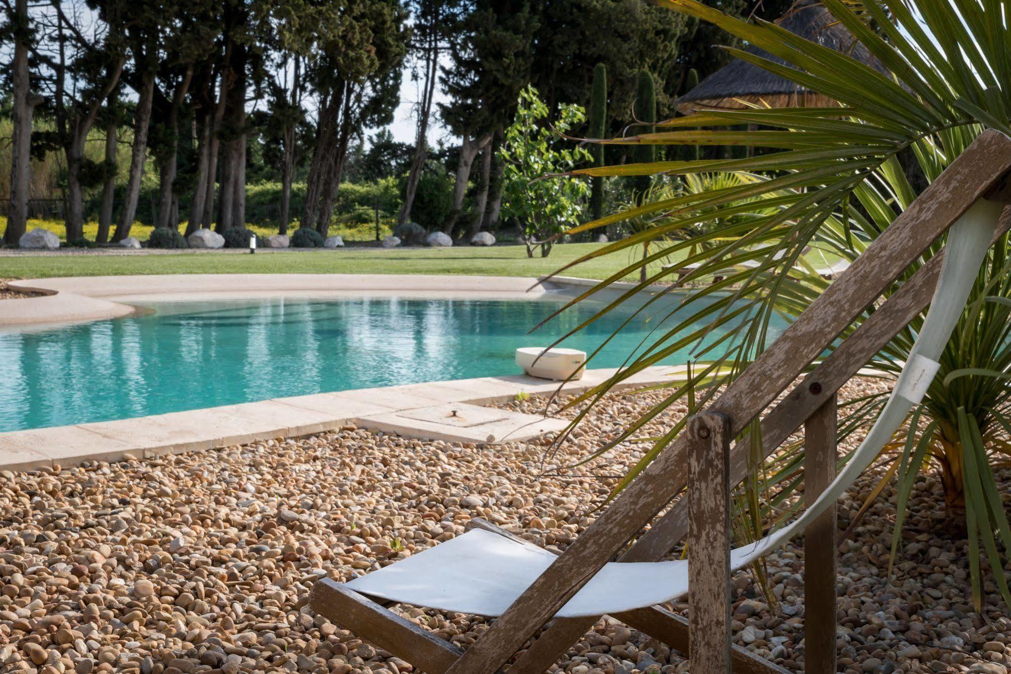 Mas Des Limites Bed and Breakfast Rognonas Exterior foto